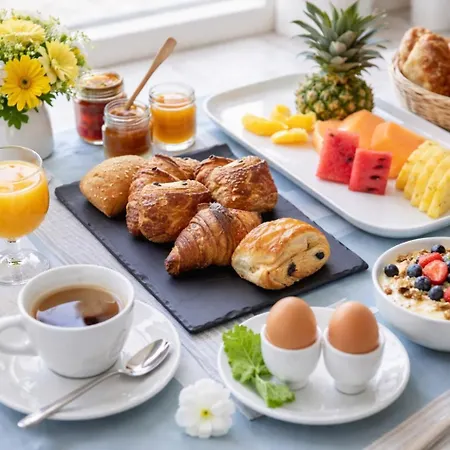 Chateau De Petit Bois * Cosne-d'Allier